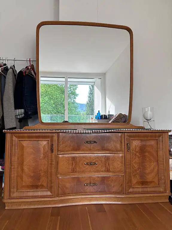 Antike Spiegelkommode