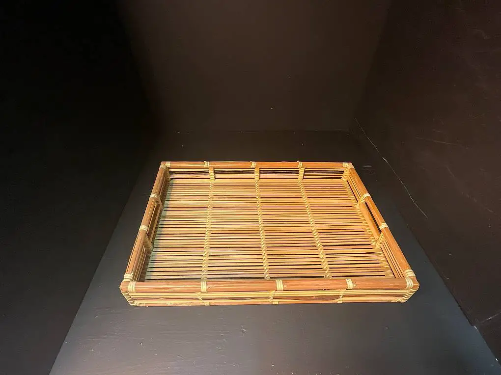 Serviertablett aus Bambus