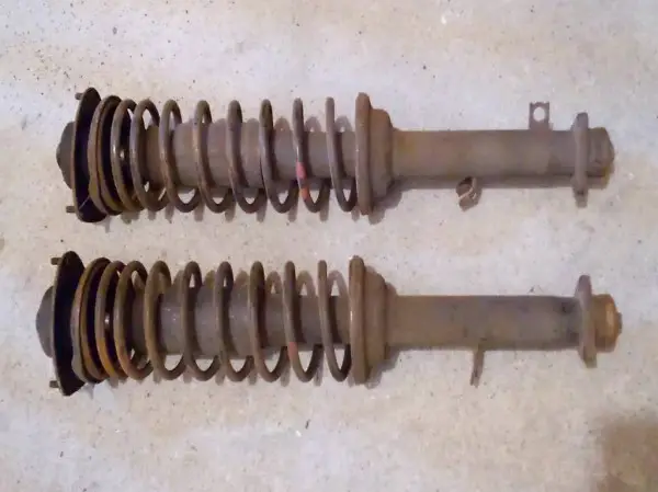 VW Käfer 1302/1303 Federbeine.