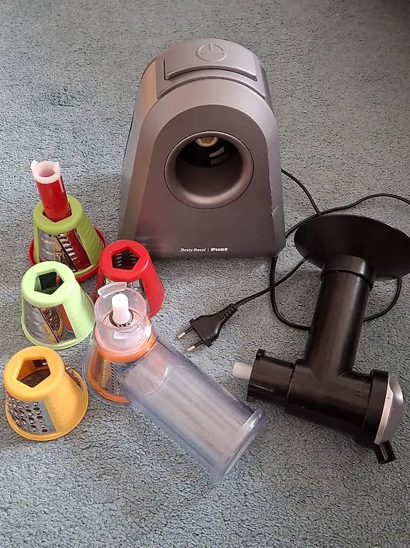 Gemüseschneider mit Sorbetaufsatz von Betty Bossi