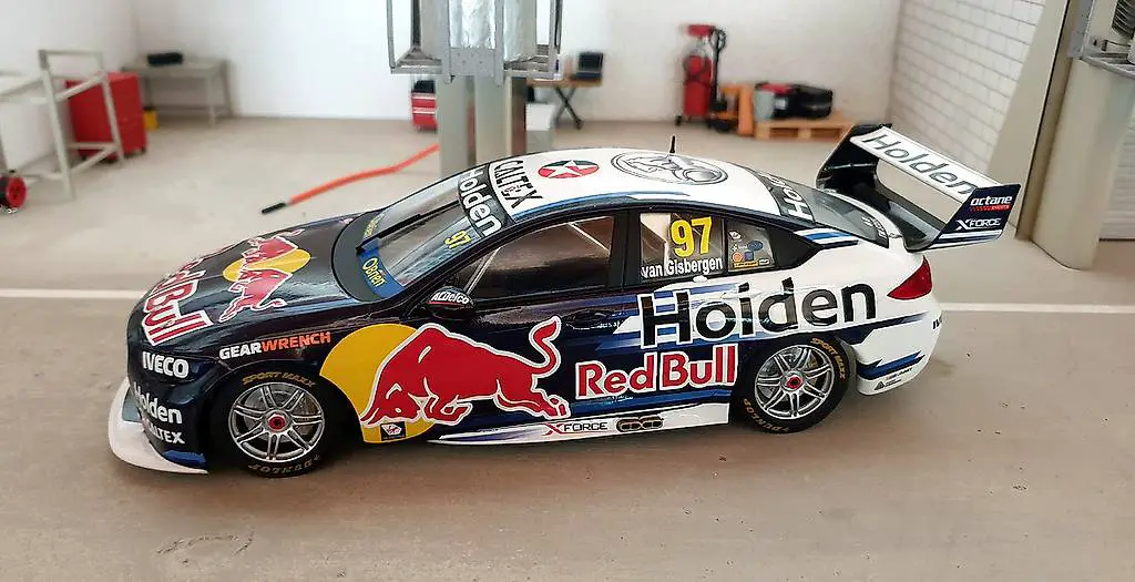 1:18 Holden ZB Commodore 2018 S. van Gisbergen