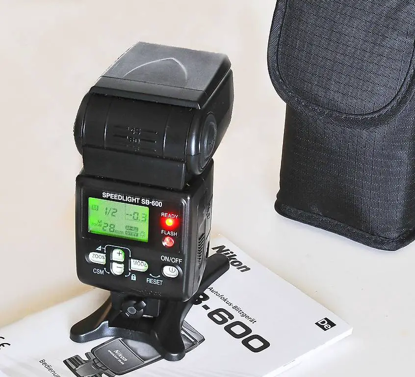 Nikon Blitz SB-600 Klein, aber clever: TTL und mehr ...