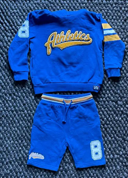 Cooles Hoodie/Shorts-Set, Gr. 122 - next