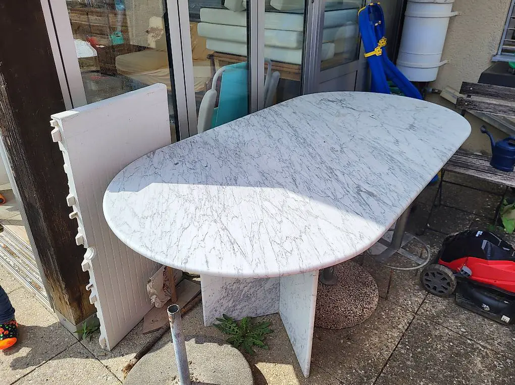 Marmortisch gratis