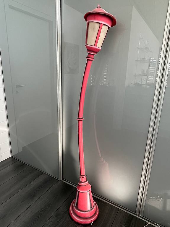 Designer Stehlampe aus Pappmache Papiermaché