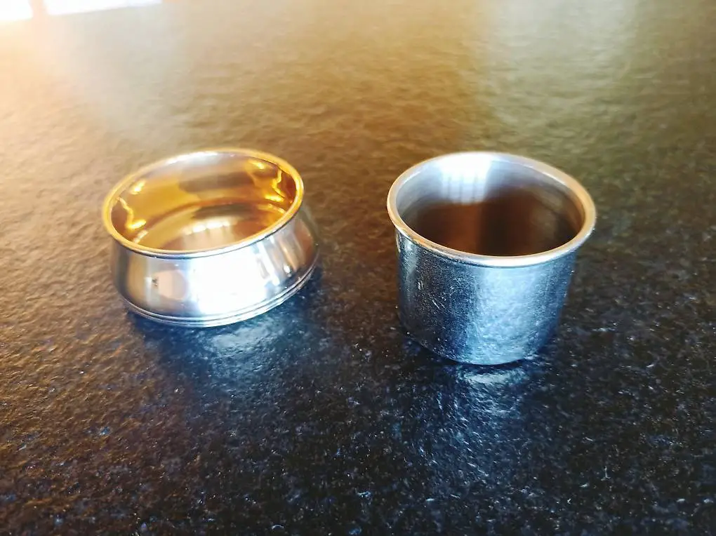 Servietten Ring und Zahnstocherbecher