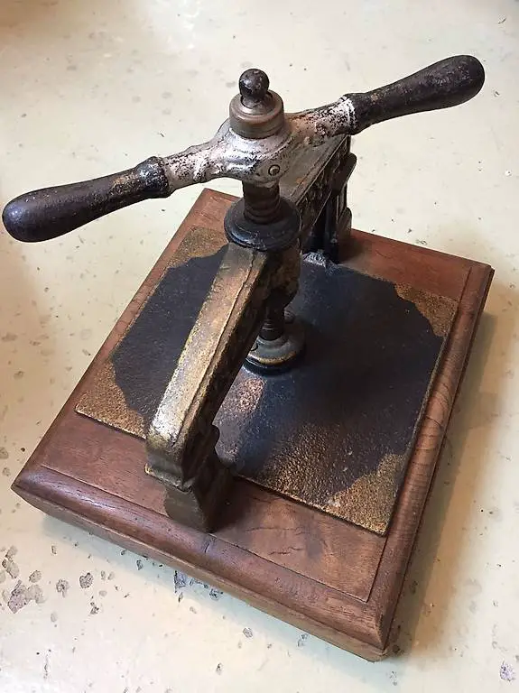 Antike Buchpresse (Handpresse)