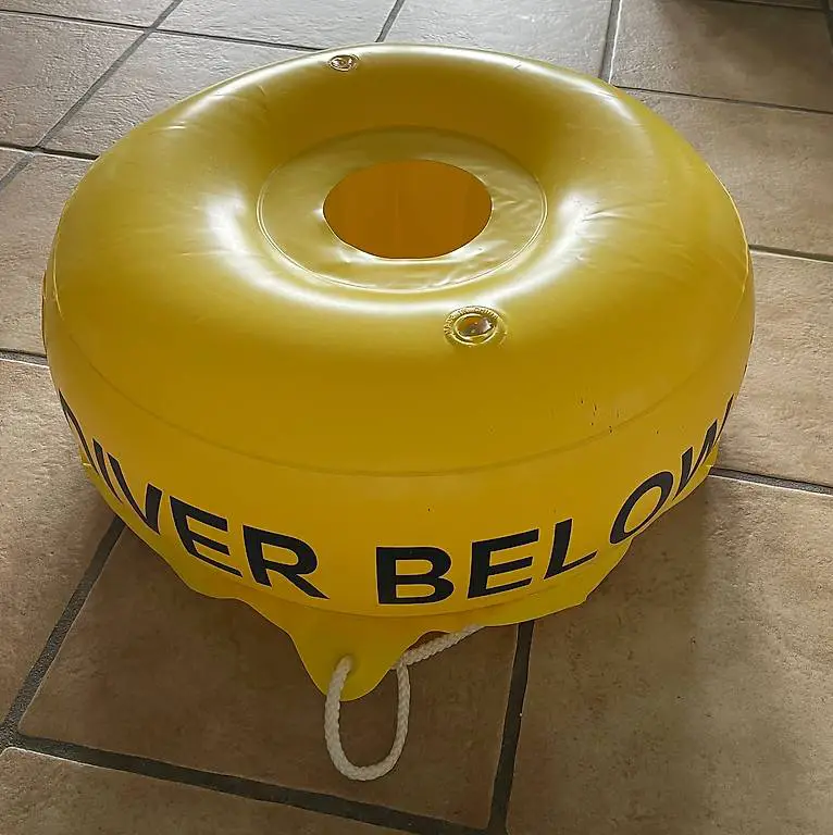 Tauchen - Oberflächen Boje