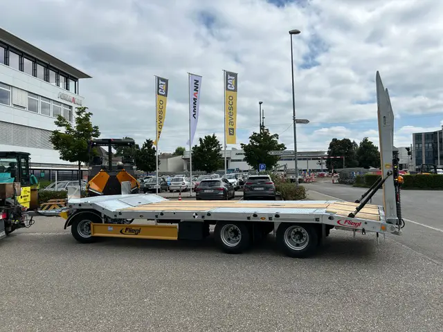 FLIEGL, Fliegl Tiefladeanhänger DTS 360, Tieflader