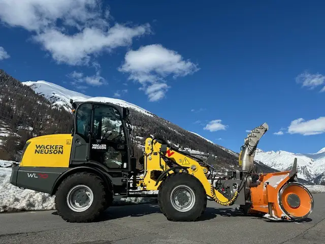 Wacker Neuson WL 70 mit ZAUGG SF 72 Schneefräse