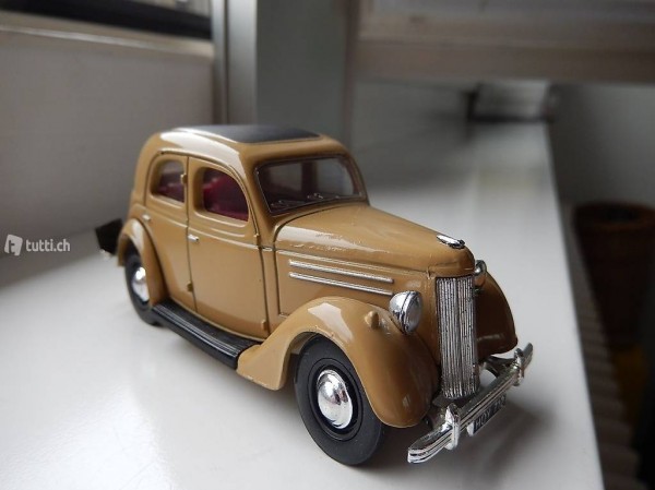 Ford Pilot - von Dinky 1:43 - braun
