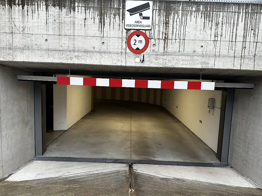 Posteggio in autorimessa Caslano