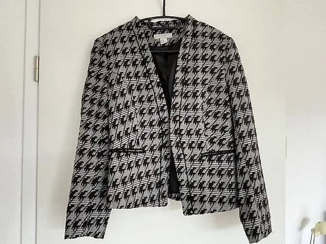 Blazer schwarz-weis gemustert, neuwertig, Grösse 40