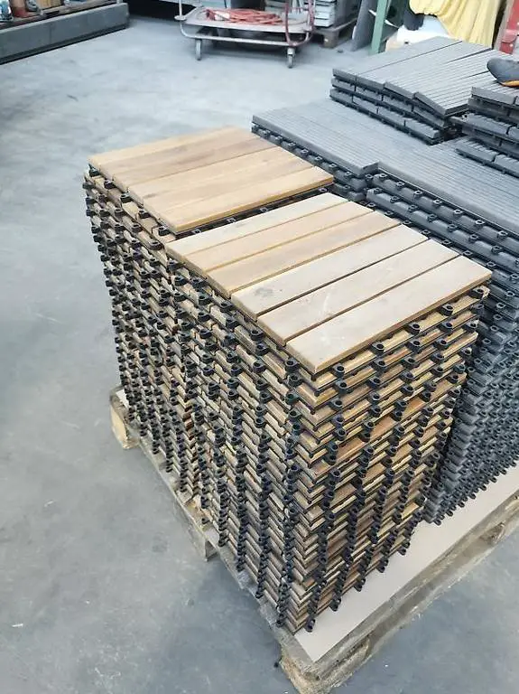 Holzfliesen Terrassenfliesen 4.68 qm