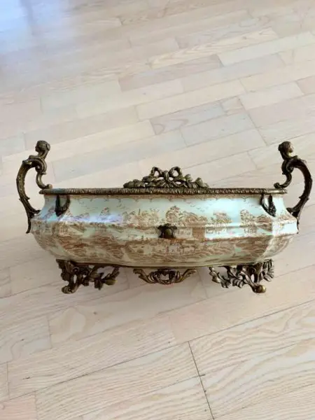 Luxuriöse Prunkschale