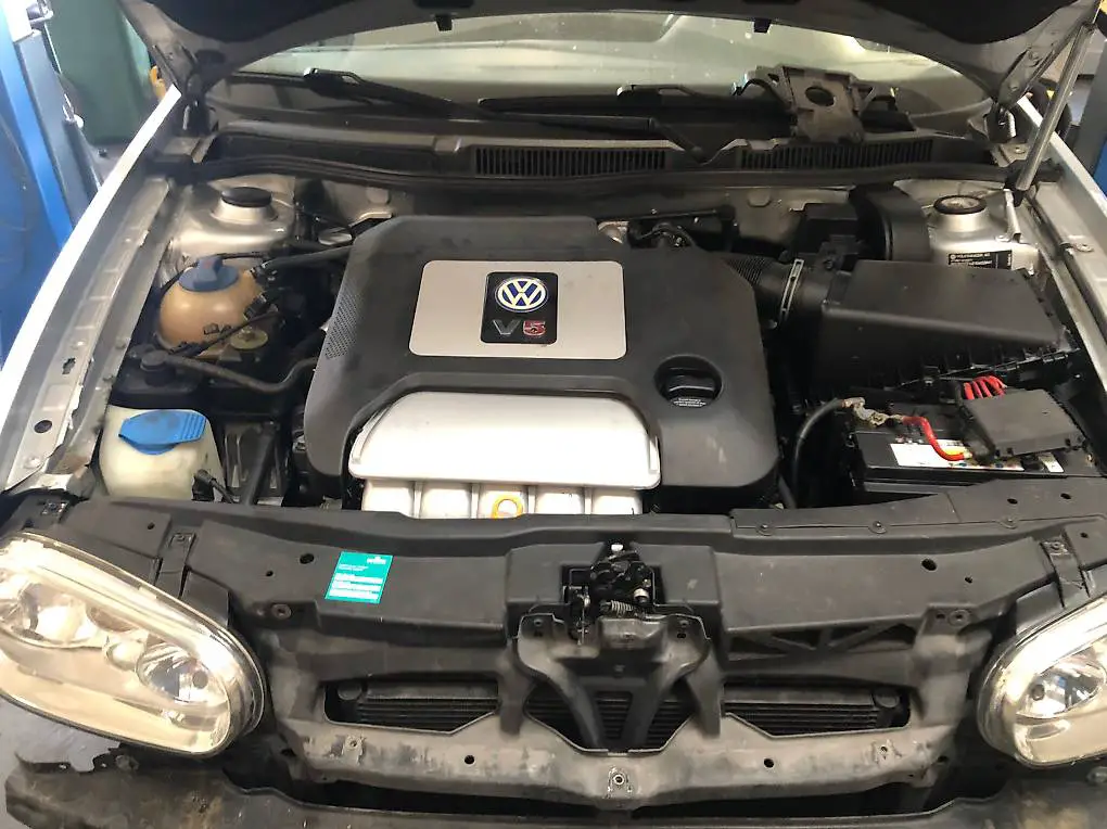 VW Golf V5. ..2.3 Teile