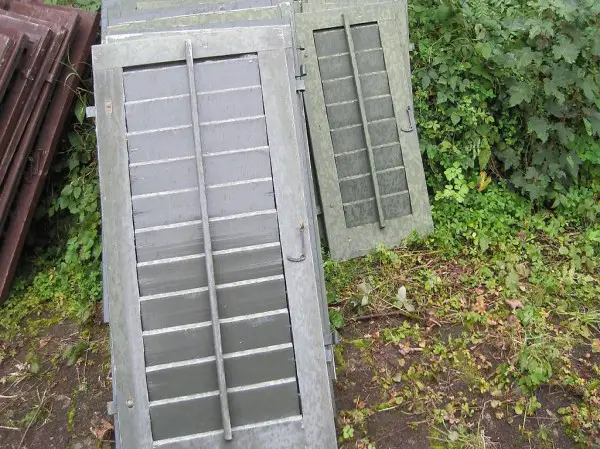 antike Fensterläden grün / Fensterladen aus Holz / Holzladen