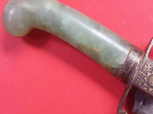  Antikes Messer - Griff aus hellgrünem Stein