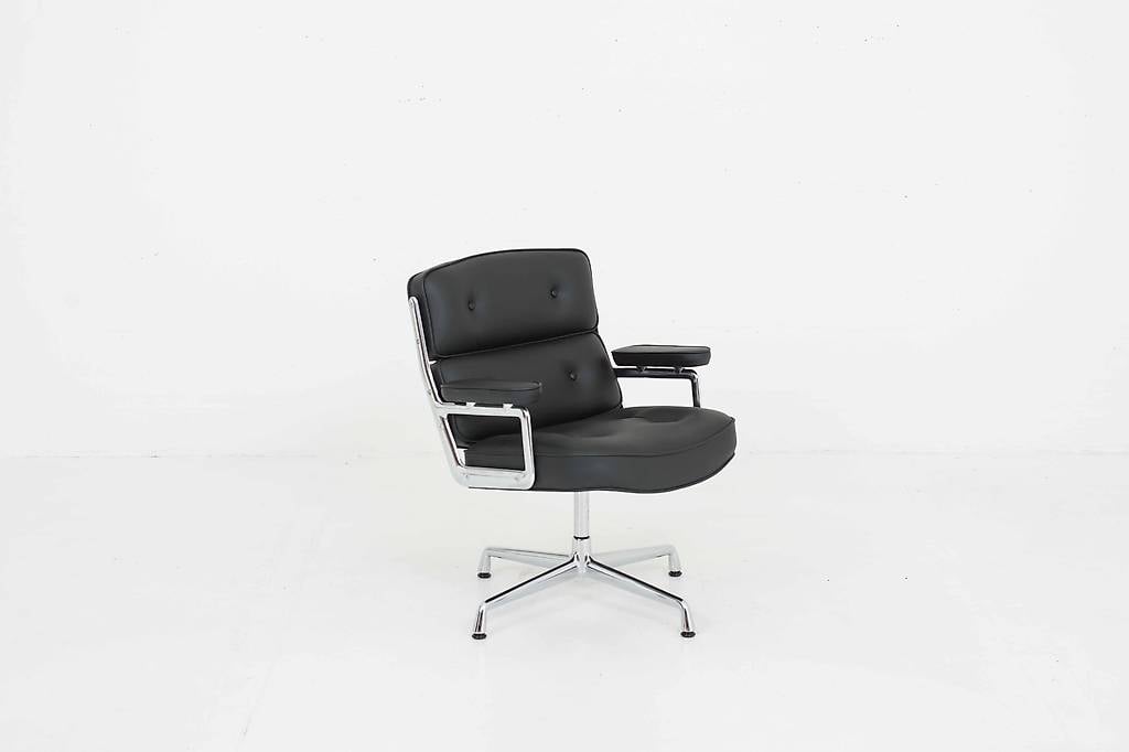 Charles & Ray Eames Lobby Chair ES 108 von Vitra, schwarz