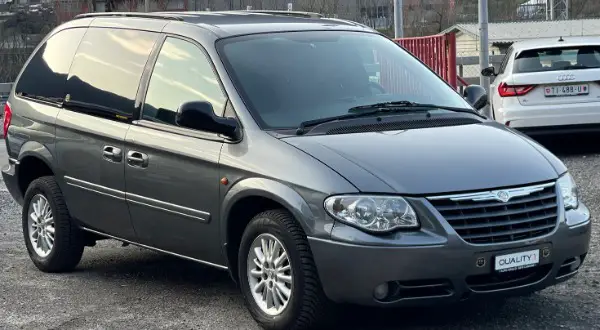 Chrysler Voyager 2.4 SE Swiss Edition Rollstuhl Umbau