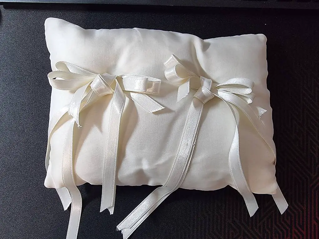 Cuscino fedi nuziali in raso Wedding ring pillow Ringkissen