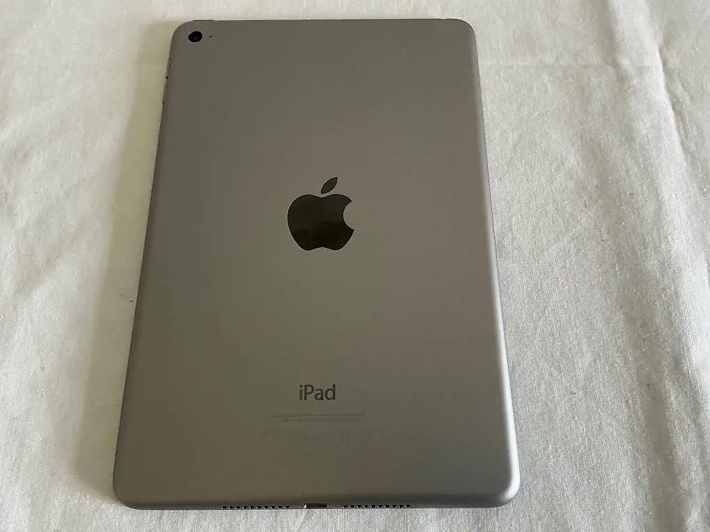 apple ipad mini 4