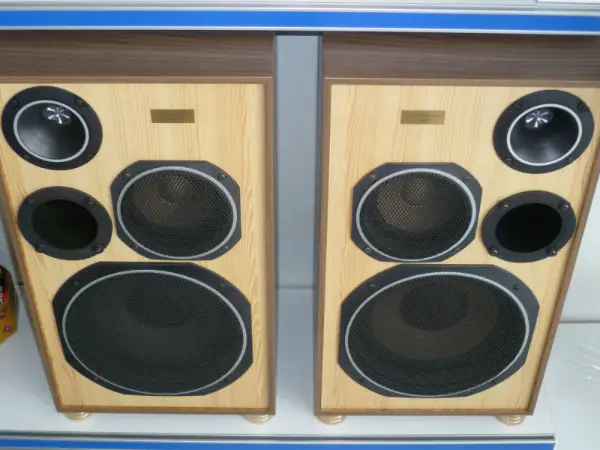 Hifi-Professional . stettler - Hifi-Audio-Lautsprecher