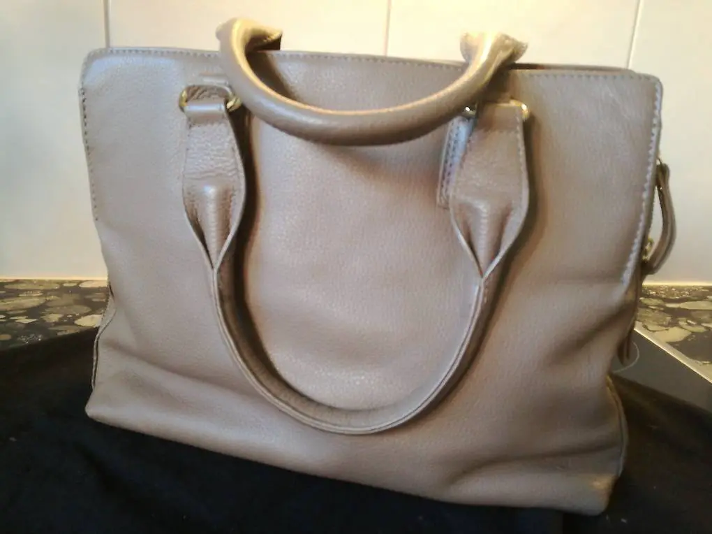 Marco Polo Ledertasche mit vielen praktischen Details, taupe