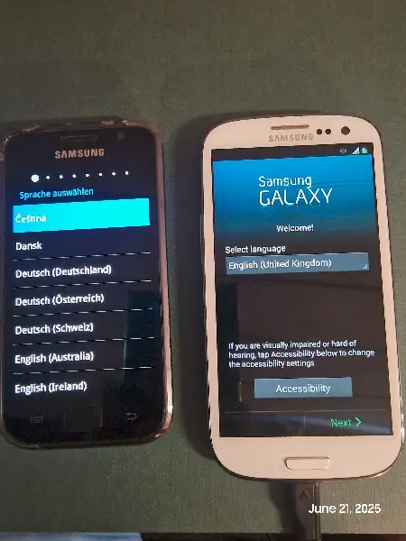 Ältere Handys, Tablet, Festnetzfone für Sammler und Bastler