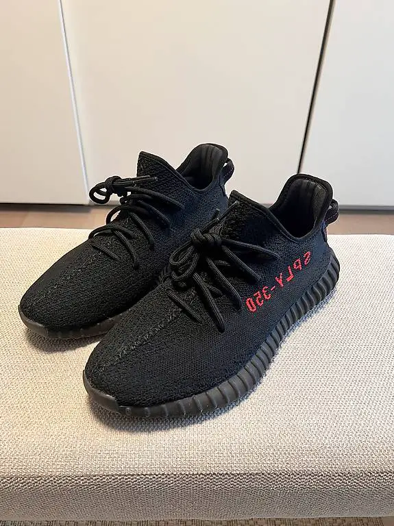 Adidas Yeezy Boost 350 V2 "Black Red / Grösse 47 1/3