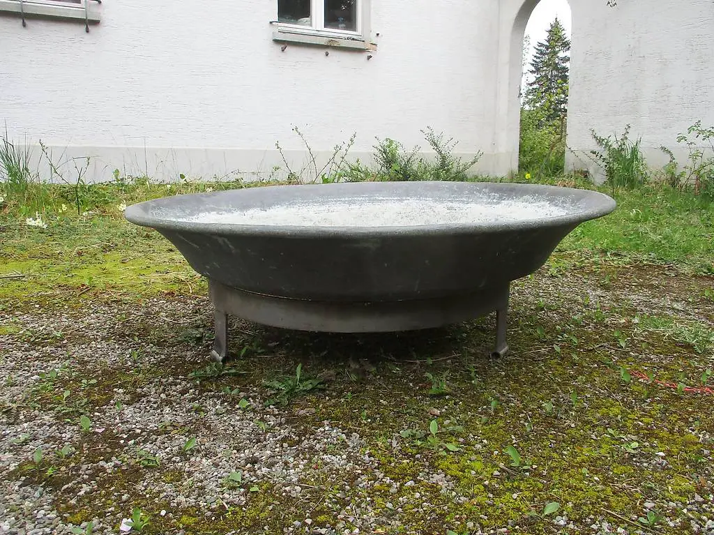 Massive Pflanzen-Schale für Garten verkupfert / Gusseisen