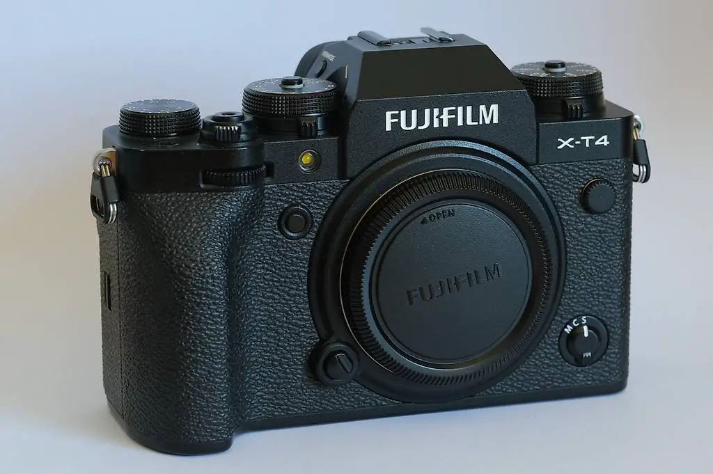 Fujifilm X-T4 - Body - Schwarz - 500 Auslösungen