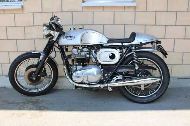 TRIUMPH Bonneville T140