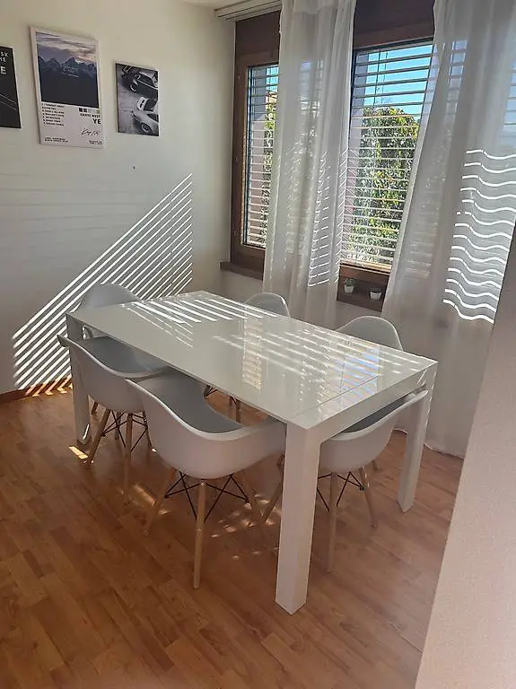 Tisch & Stühle gratis zum abholen in Zug.