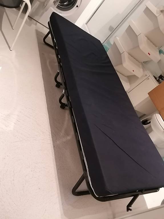 Gästebett zum zusammen klappen