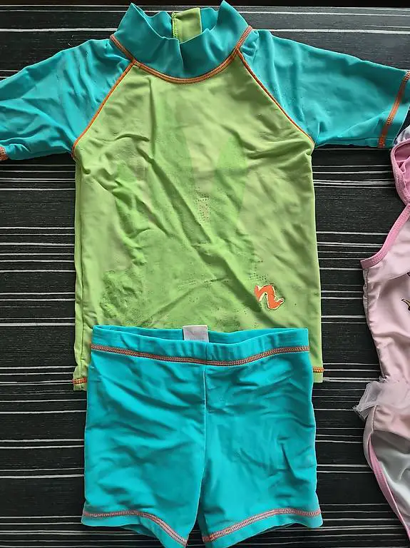 Badekleider gr. 92- 104