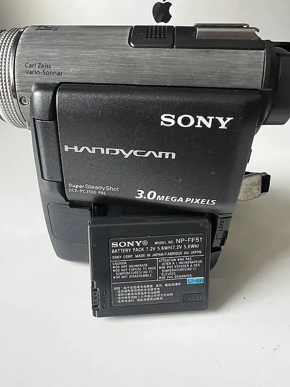 Sony Handycam DCR-PC350E PAL - Carl Zeiss Optik Top