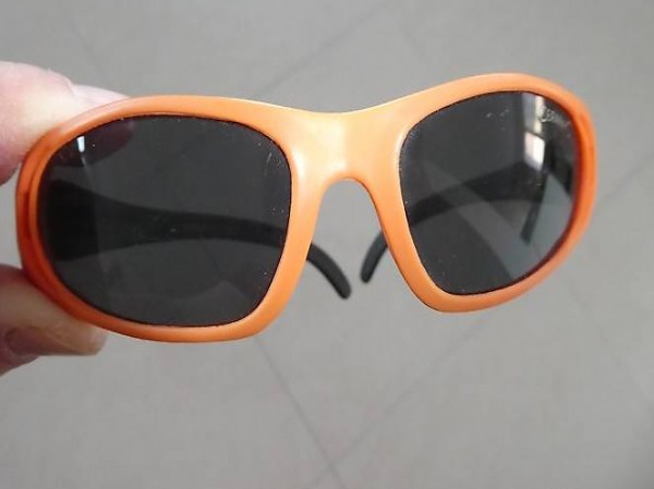 Kindersonnenbrille gem. Foto