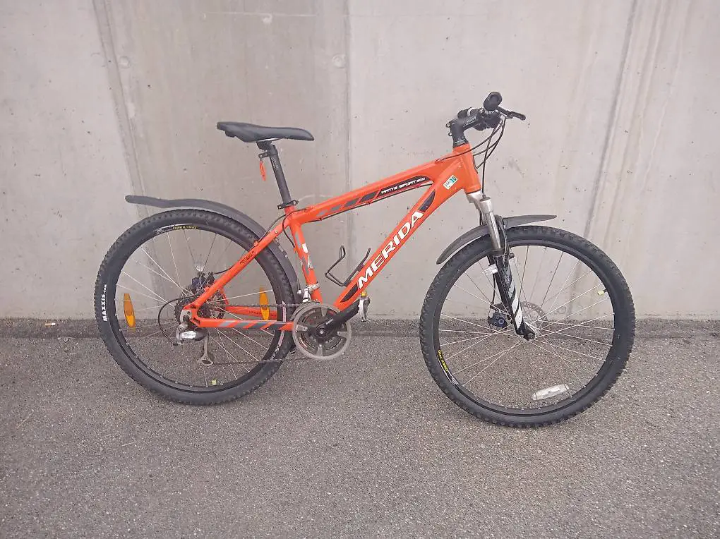 Fahrradrahmen aus Aluminium. Räder 26 "