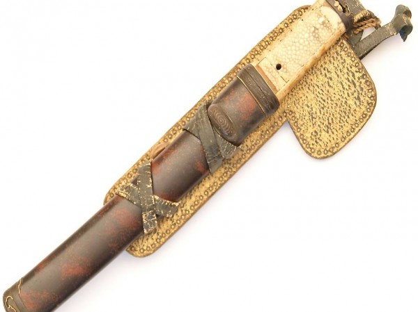  Antikes Tanto mit Scheide und Gurt