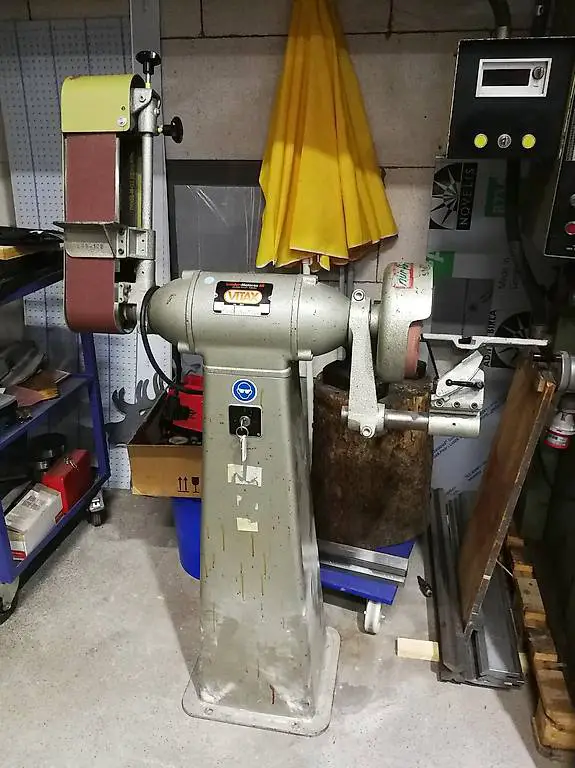 VITAX V2 Bandschleifmaschine Schweizer Qualität