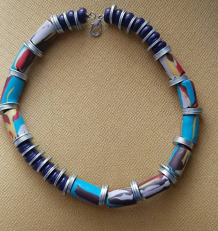 Halskette Halsschmuck sehr speziell und neu