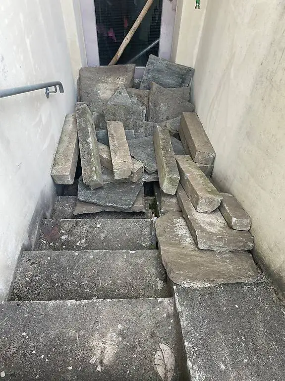 Schieferplatten & Steinpfeiler GRATIS