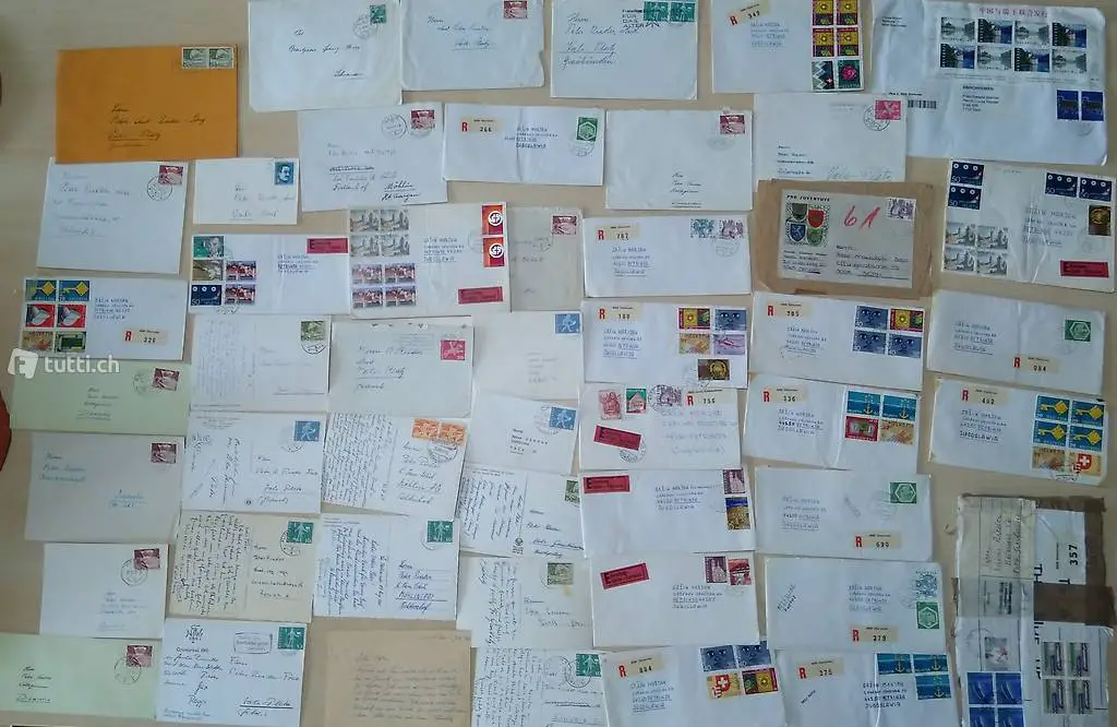 121 alte Schweizer Briefmarken auf Couvert