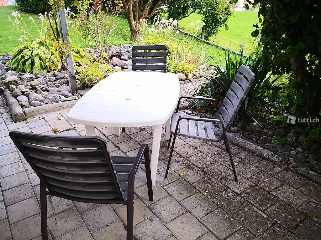 Garten/Balkontisch mit 3 Stühlen