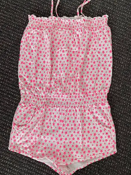 Herziger, kurzer Jumpsuit Gr.128