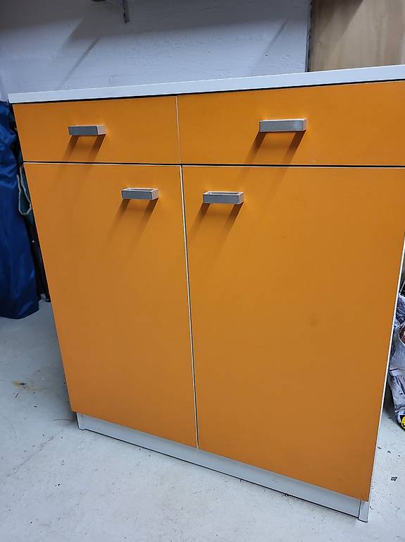 Kleinmöbel zweitürig