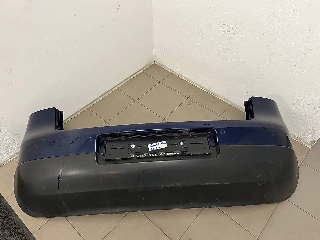 Stossstange von VW Golf 5 limo.