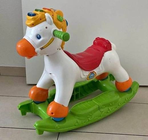 cavallo a dondolo clementoni