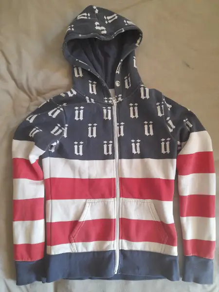 Pull à capuche UNKUT